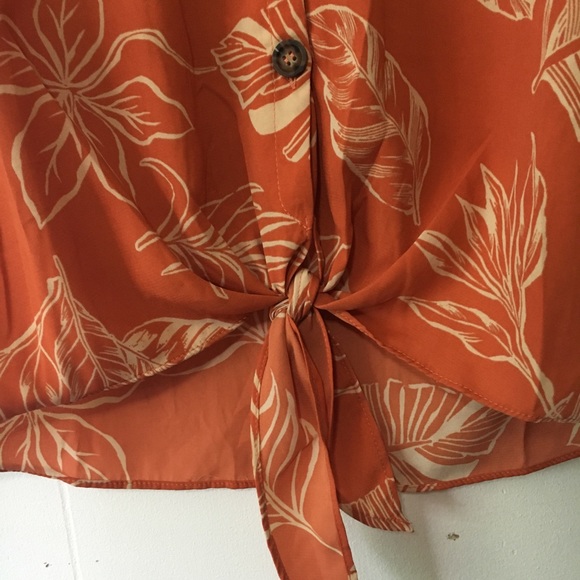 • floral boho safari top • - Picture 3 of 7